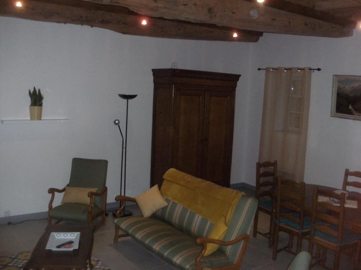 Hotel Grange Dans Ancien Corps De Ferme Bellengreville  Exterior foto